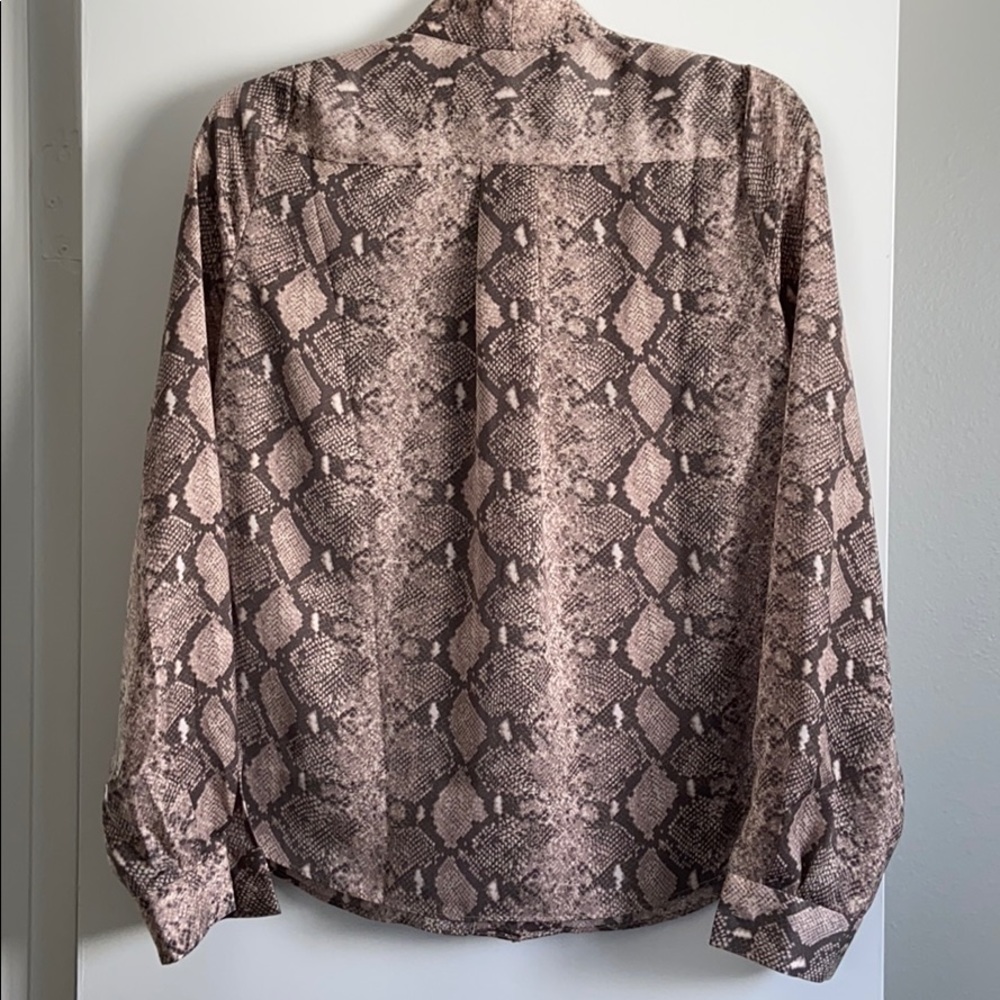 Stella & Dot Lady Boss Blouse-Snake